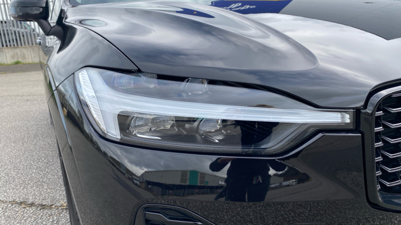 Volvo XC60 2.0 B5P Plus Dark 5dr AWD Geartronic Petrol Estate